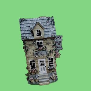 Ivy & Innocence Yate's Antique Shop